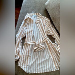 Woman’s top dress small